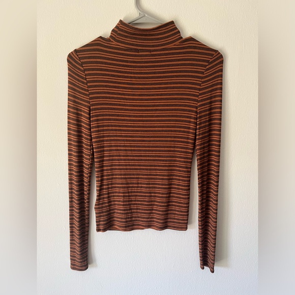 Silence + Noise Top - Picture 2 of 3